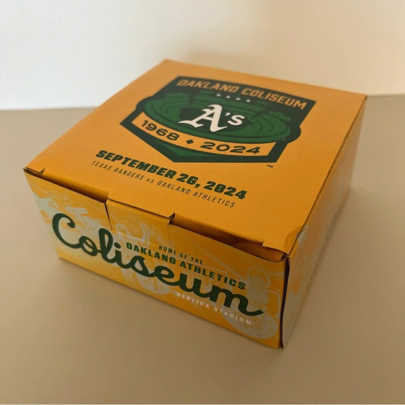 Oakland Athletics Replica Coliseum Statue Giveaway NEW IN BOX - Picture 2 of 6